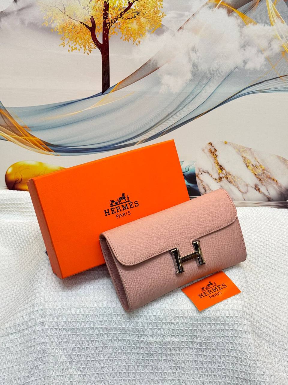 Hermes 
Best quality with box’s 
90 dhs✅
size 22 cm

Zain290
♥️♥️♥️