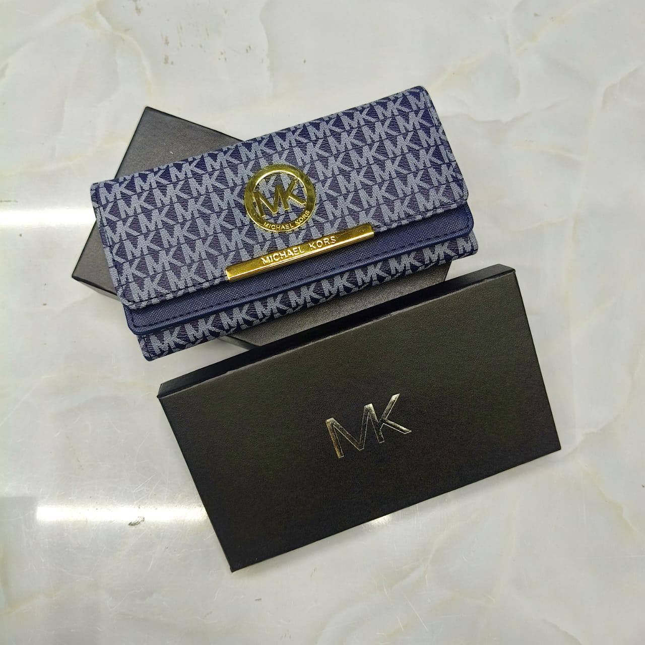 TRI-FOLD 𝗟𝗢𝗡𝗚 WALLET

WITH BOX
🎁🎁🎁

30 dhs🪙🌨️

Zain31
♥️♥️♥️