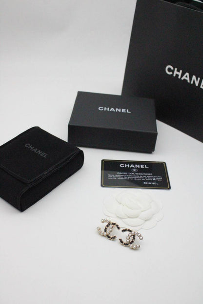 Accessories
60 dhs❤️

Zain122
♥️♥️♥️