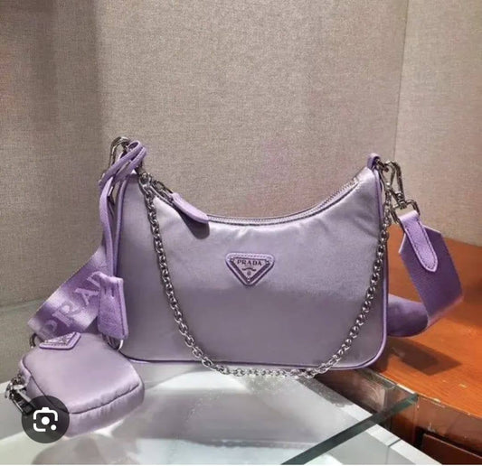 Prada

with box
🎁🎁🎁

85 dhs🪙🌨️

Zain143
♥️♥️♥️
