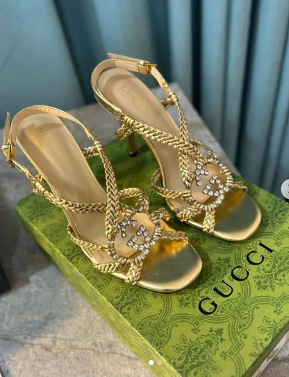 Gucci Heel
Size 36-42 
140 dhs💓

Zain132
♥️♥️♥️