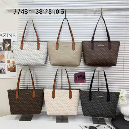 Fendi - MCM - MK
Offer
75 dhs🇦🇪🇦🇪

Zain232
♥️♥️♥️
