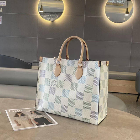 LV
85 dhs🪙💕
Size 33 CM

Zain269
♥️♥️♥️