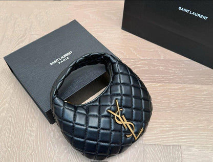 YSL

24*16cm

With box
🎁🎁🎁

110 dhs💓

Zain17
♥️♥️♥️