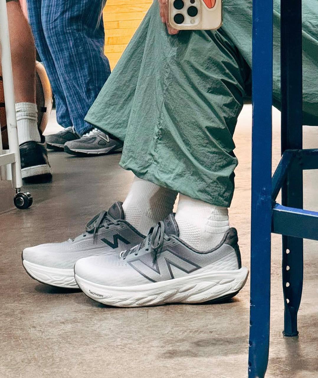 New balance fresh foam 1080V14 , Size 40 to 45 , 
250 dhs🪙🌨️

Zain196
♥️♥️♥️