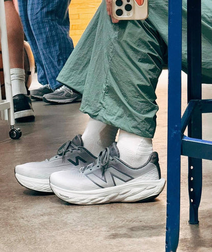 New balance fresh foam 1080V14 , Size 40 to 45 , 
250 dhs🪙🌨️

Zain196
♥️♥️♥️