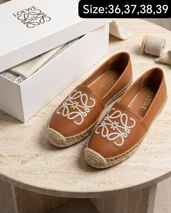 LOEWE 
LADY Slipper🥿
75 dhs✅

Zain40
♥️♥️♥️