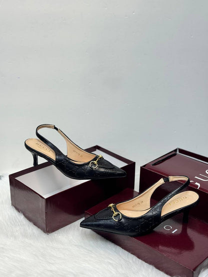 Gucci New arrived 
size 36 to 41
110 dhs❤️

Zain21
♥️♥️♥️