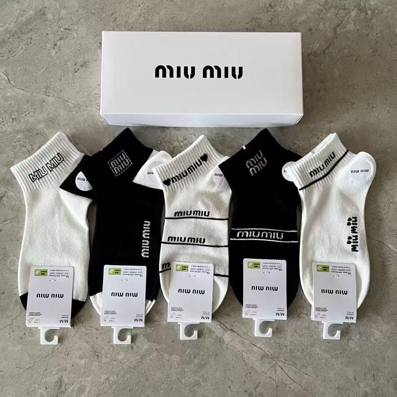 ALO 
5in 1 
30 dhs❣️

with box
🎁🎁🎁

Zain90
♥️♥️♥️