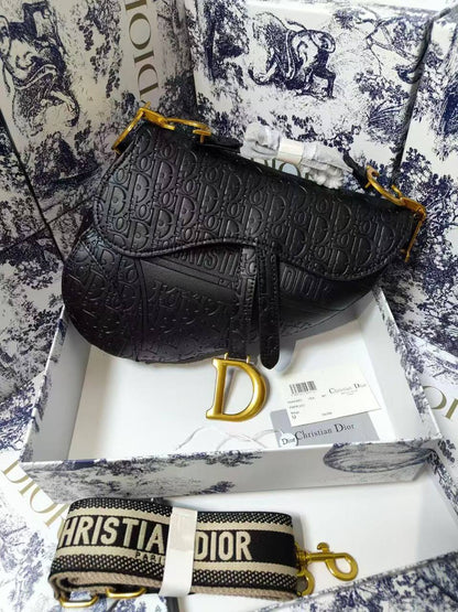 Dior 

with box
🎁🎁🎁

115 dhs🪙🌨️

Zain177
♥️♥️♥️
