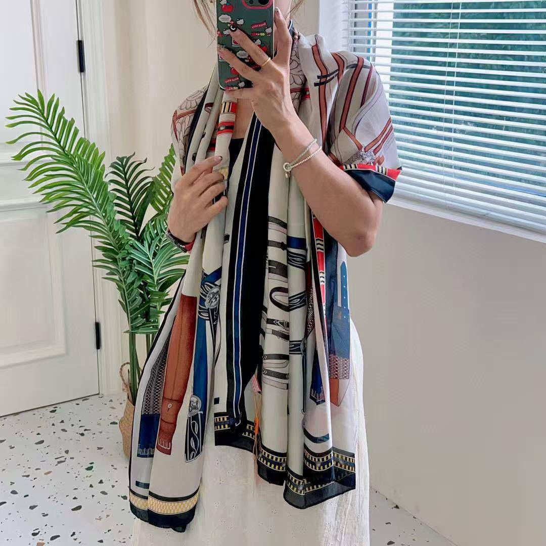 Silk scarf 
40 dhs❣️

Zain93
♥️♥️♥️
