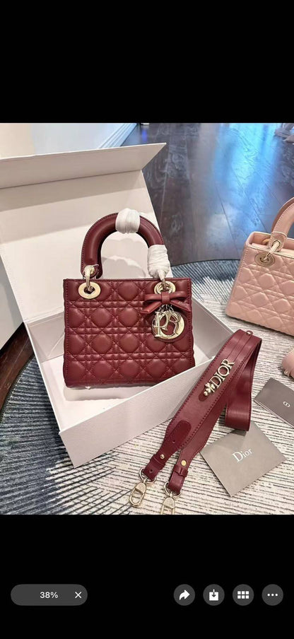 Dior
Master AA
280 dhs✅

Zain137
♥️♥️♥️