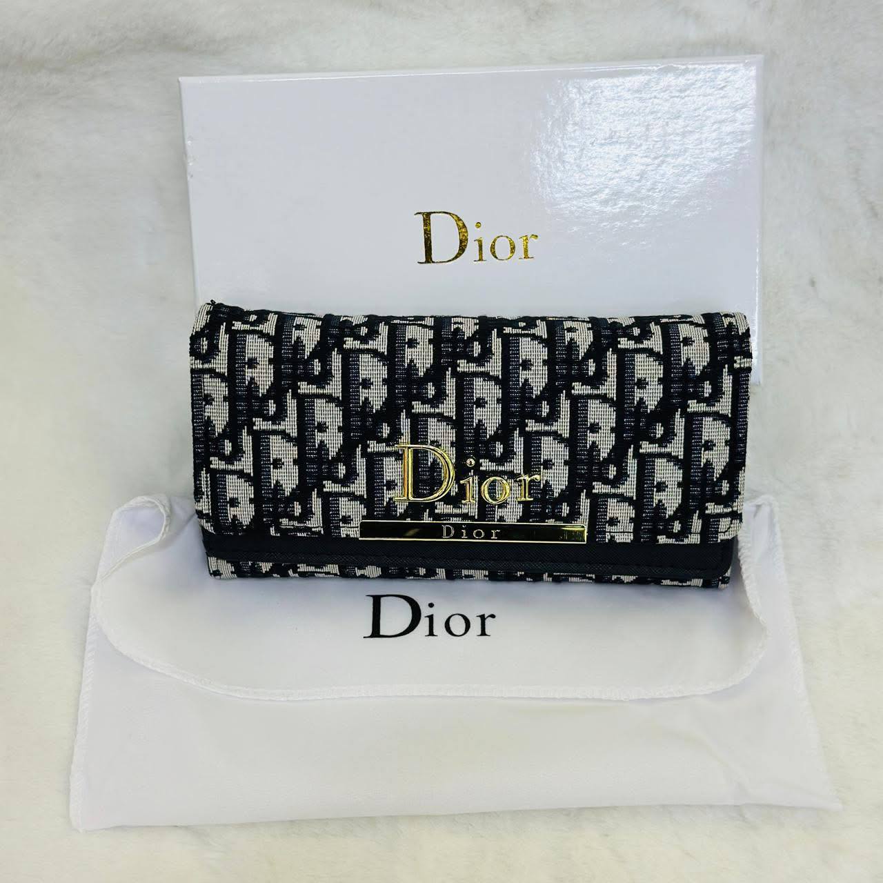 Wallets
30 dhs✅

Zain40
♥️♥️♥️