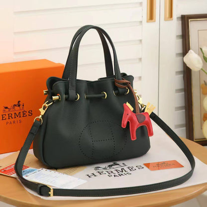 Hermes
110 dhs🇦🇪

Zain223
♥️♥️♥️