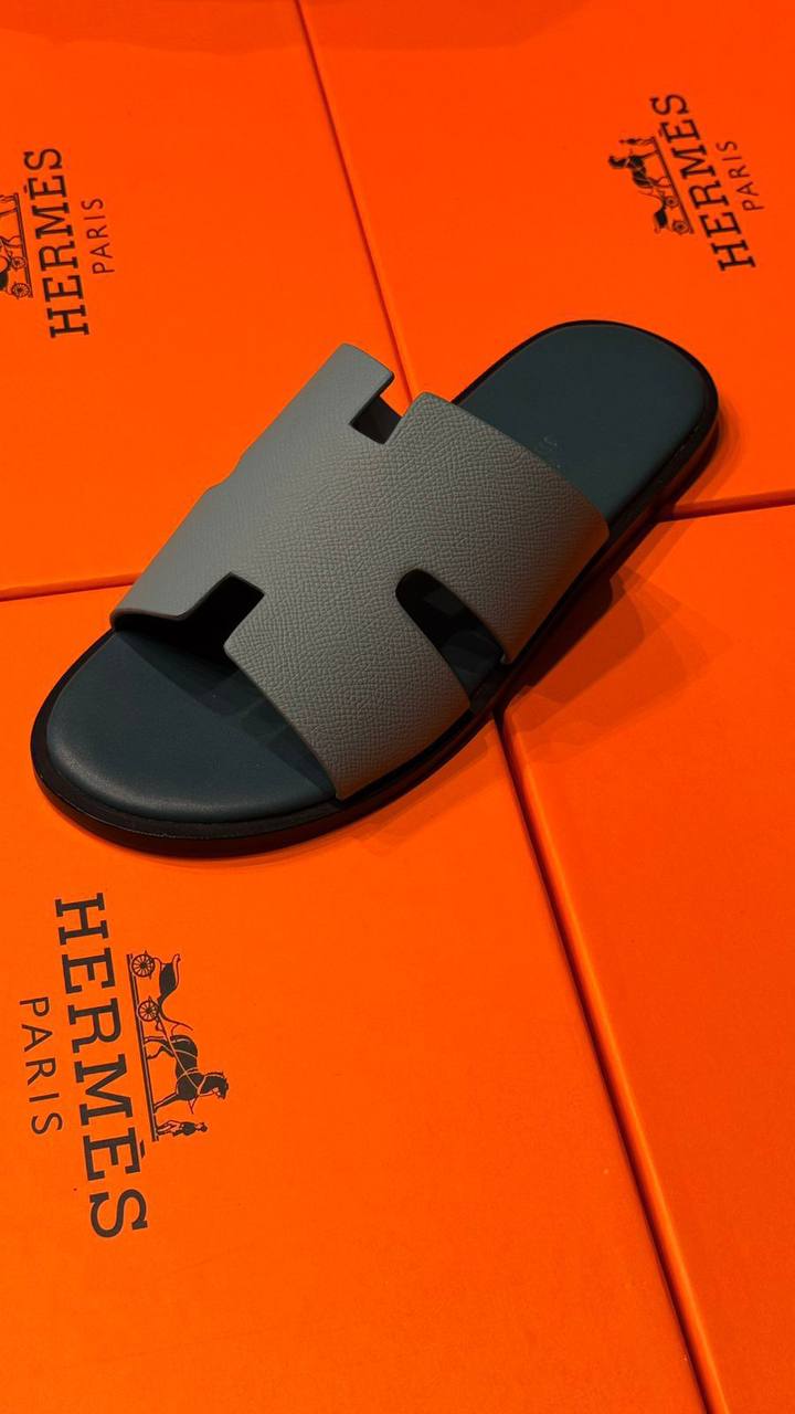 Hermes
size 40 TO 45 
110 dhs🇦🇪

Zain183
♥️♥️♥️
