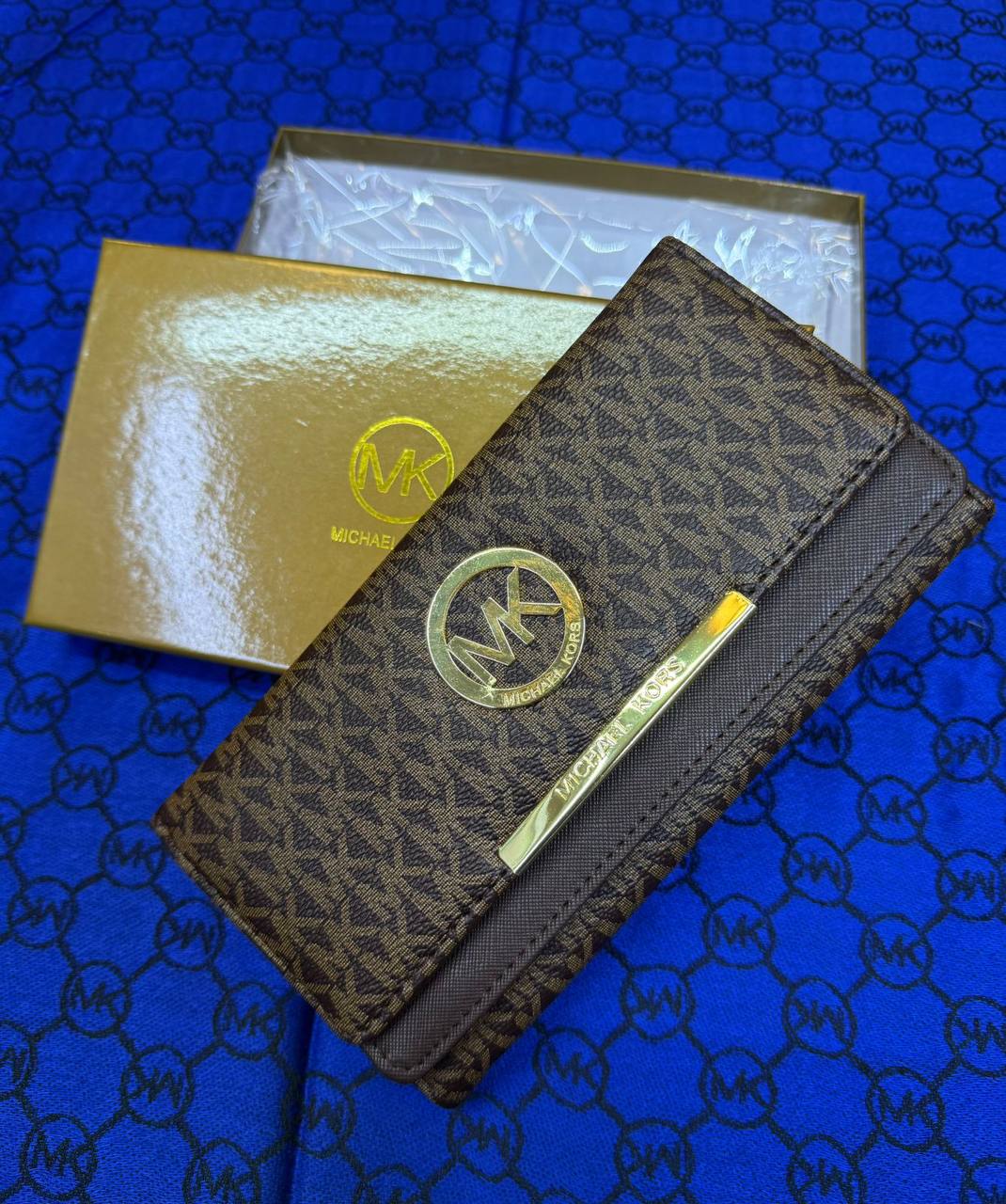 Wallets

With box
🎁🎁🎁

30 dhs🪙💚

Zain93
 ♥️♥️♥️