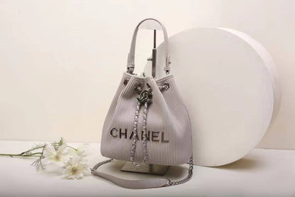 Chanel

100 dhs✅

with box’s
🎁🎁🎁

Zain290
♥️♥️♥️