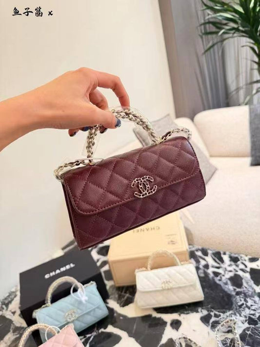 Chanel 💕💕 Master
19cm🫶🏼 260 dhs❣️
with Box 🗃️

Zain228
♥️♥️♥️