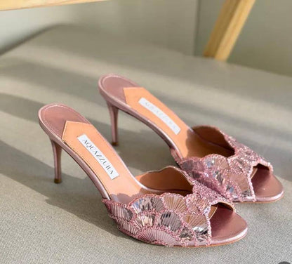 Aquazzura
High quality 
size 36-42 
180 dhs❣️

Zain132
♥️♥️♥️