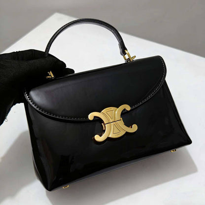 CELINE 
HIGH QUALITY 
WITH BOX 
🎁🎁🎁

125 dhs✅

Zain115
♥️♥️♥️