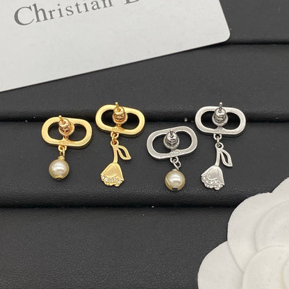 Dior Earrings
Master quality 

*50* AED normal box 📦

Zain48
♥️♥️♥️