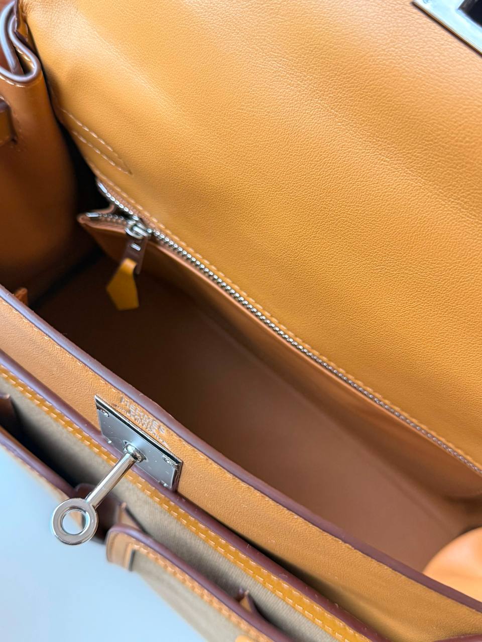 Hermes kelly cargo 28cm💕Master quality 😍with box❤️
780 dhs🇦🇪🇦🇪

Zain52
♥️♥️♥️