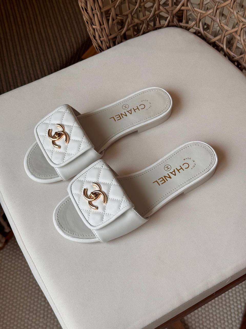 CHANEL 
✨ Collection
👠 36–41
💎 Premium Quality
🔥 Super Master
450 dhs🇦🇪🇦🇪

Zain198
♥️♥️♥️