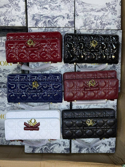 Dior
120 dhs💓
with box

Zain175
♥️♥️♥️