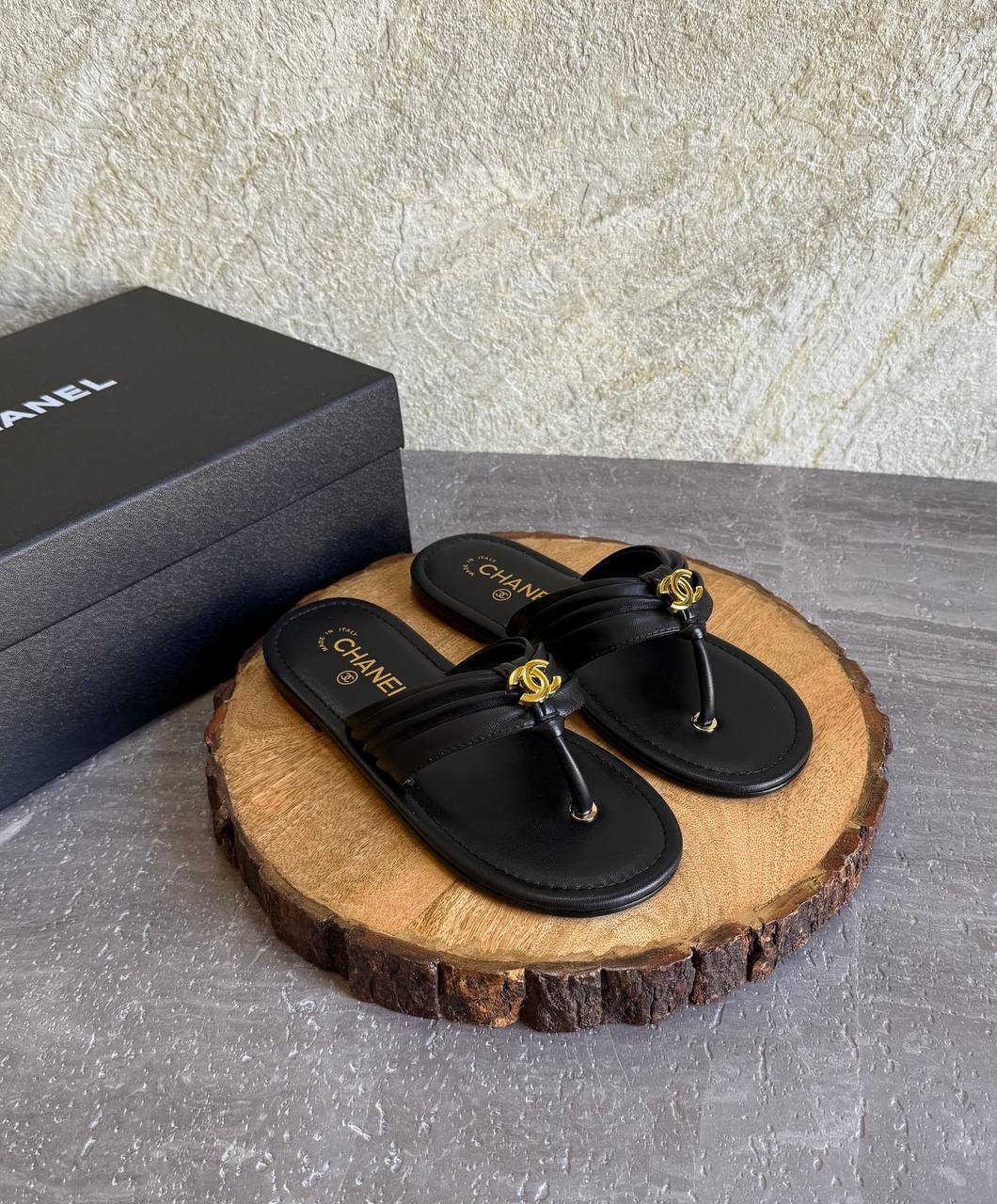 CHANEL 💫😍
SuperMaster Quality 💯
450 dhs✅
Size: 36-41 💥

Zain171
♥️♥️♥️