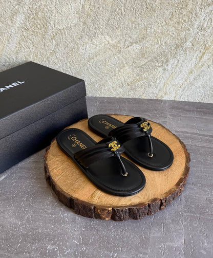 CHANEL 💫😍
SuperMaster Quality 💯
450 dhs✅
Size: 36-41 💥

Zain171
♥️♥️♥️