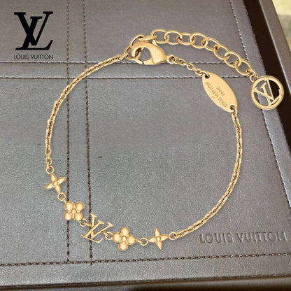 LV Bracelet* 🎲
Master quality 

*45* AED normal box 📦

Zain48
♥️♥️♥️