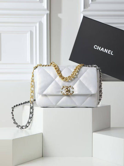 Chanel
Master+++
340 dhs❣️

Zain153
♥️♥️♥️