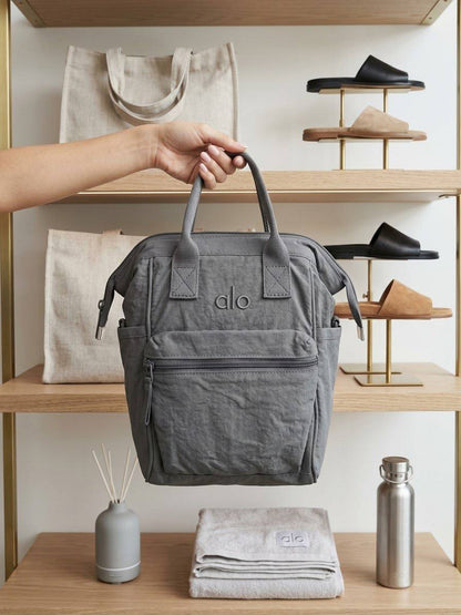 NEW CAME 
GOOD QUALITY 👌 

ALO
CONVERTIBLE
 BUCKET BAG🥰 
60 dhs🇦🇪🇦🇪

Zain40
♥️♥️♥️