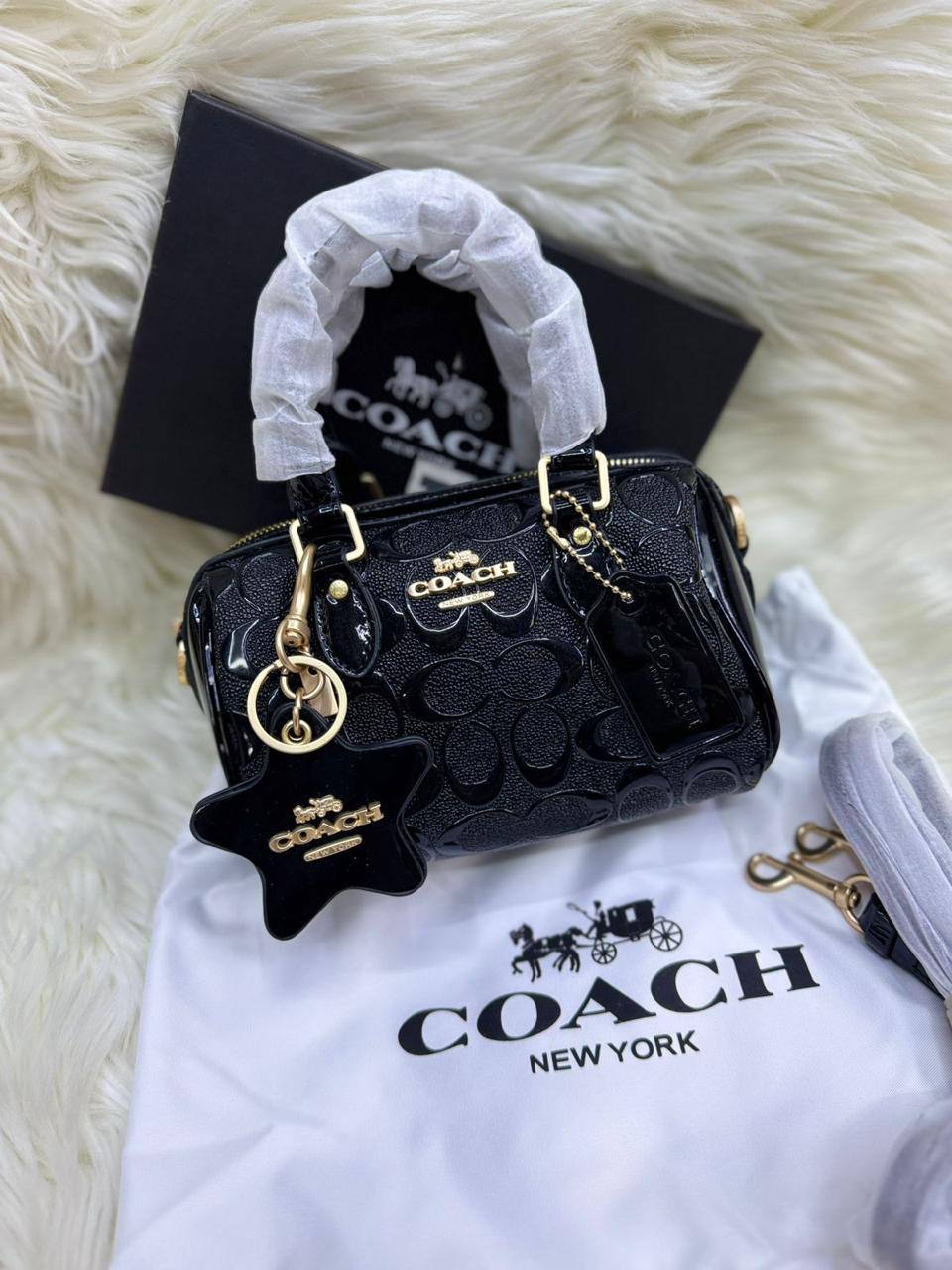 Coach Rowan
Size : 18 * 10 cm
95 dhs🪙🖤
with box 🎁

Zain115
♥️♥️♥️