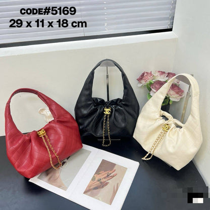 CHANEL ʜᴏʙᴏ ʙᴀɢ
ᴄᴀʟғsᴋɪɴ ʟᴇᴀᴛʜᴇʀ ᴍᴀᴛᴇʀɪᴀʟ
ɢᴏʟᴅ ʜᴀʀᴅᴡᴀʀᴇ
sɪᴢᴇ : 29 cm

75 dhs❣️

Zain31
♥️♥️♥️