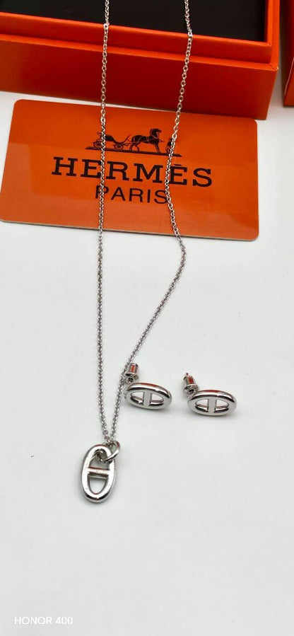Hermes

necklace and earring

80 dhs🇦🇪🇦🇪

Zain122
♥️♥️♥️