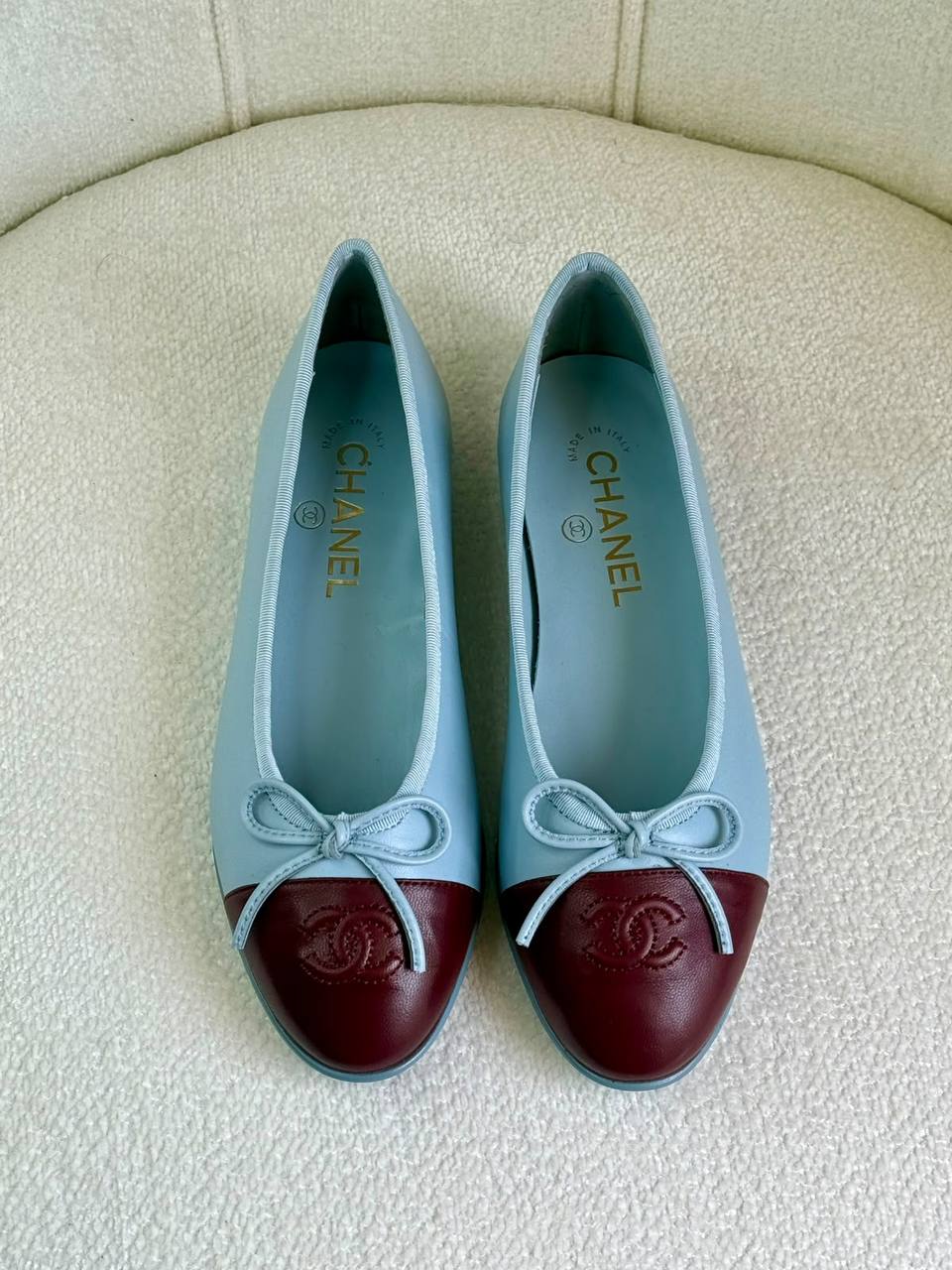 chanel

 Super AAA + Quality 💯 

With original packing🎁🎁
 SIZE:36and42

Available now 
430 dhs🇦🇪🇦🇪

Zain309
♥️♥️♥️