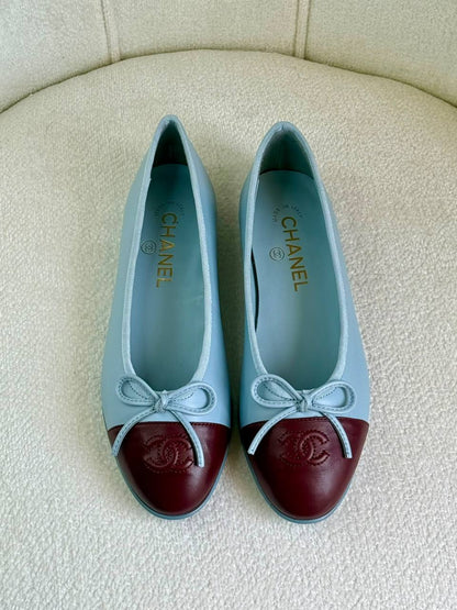 chanel

 Super AAA + Quality 💯 

With original packing🎁🎁
 SIZE:36and42

Available now 
430 dhs🇦🇪🇦🇪

Zain309
♥️♥️♥️