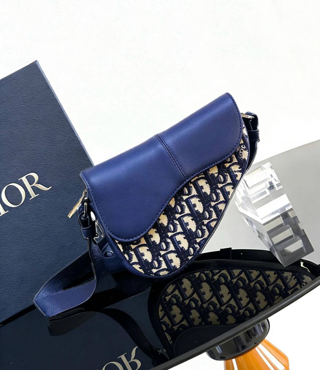 DIOR 

NEW CAME 
MINI SIZE 

UNISEX  

WITH BOX 

90 dhs🇦🇪🇦🇪

Zain295
♥️♥️♥️