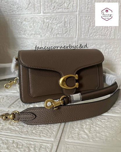 COACH
Best quality with box’s 🎁
100 dhs✅
size 21CM

Zain290
♥️♥️♥️