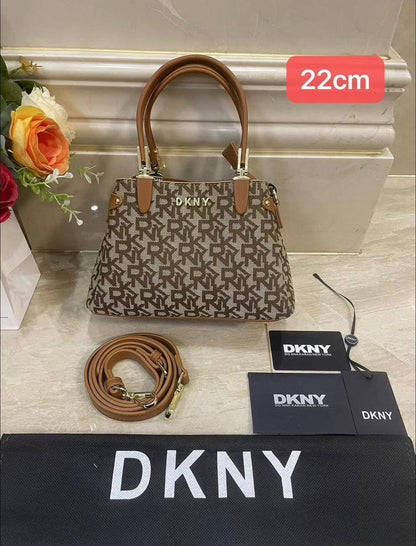 Aigner
100 dhs💓
good-quality with box

Zain35
♥️♥️♥️