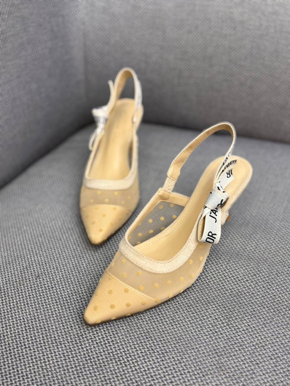 Dior 
120 dhs✅
Size 36-42

Zain55
♥️♥️♥️