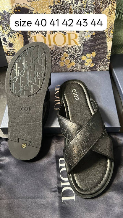 Dior

100 dhs🇦🇪

Zain103
♥️♥️♥️