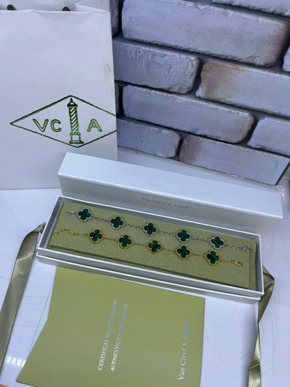 vCA
Bracelet’s
Master quality 🍃
55 dhs🪙🌨️

Zain263
♥️♥️♥️