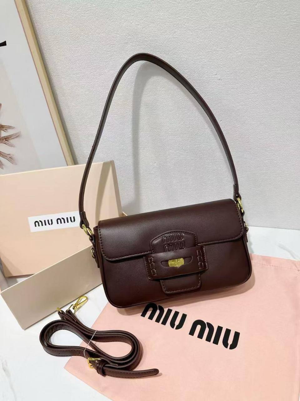 Miu Miu
23*13.5*5cm
With box m
90 dhs❤️

Zain17
♥️♥️♥️