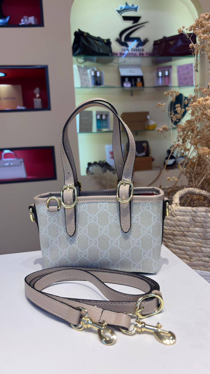 Gucci

100 dhs💓

Zain39
♥️♥️♥️