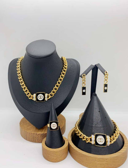 Stainless steel SET 💯*
Necklace ❤️‍🩹
Earring 🍁
Breslat ❣️
Ring free size 
With normal boxes 📦 
And paper bag 🛍️
45 dhs🇦🇪

Zain216
♥️♥️♥️