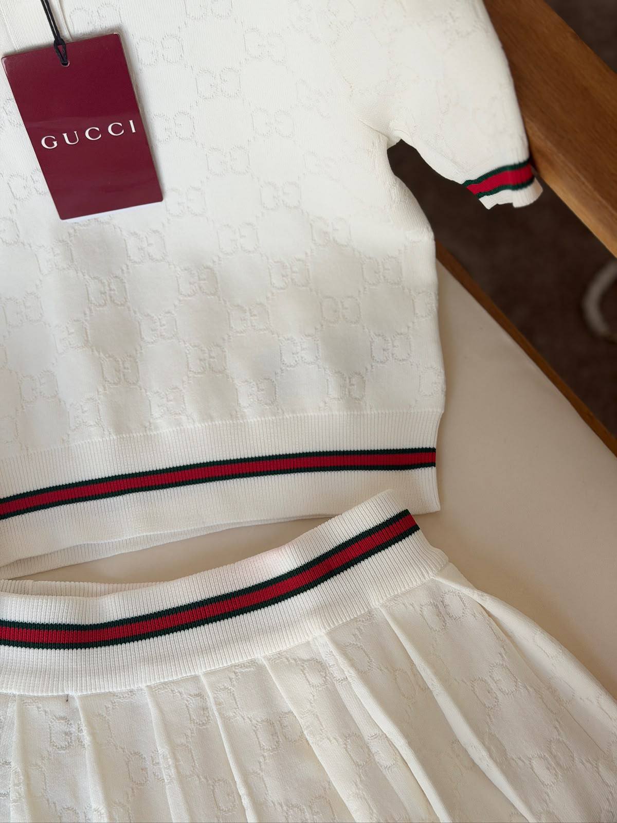 GUCCI  NEW 

VIP QUALITY 

Size : S-M-L-XL

  TOP: 350 dhs🇦🇪

SKIRT: 350 dhs🇦🇪

Zain287
♥️♥️♥️