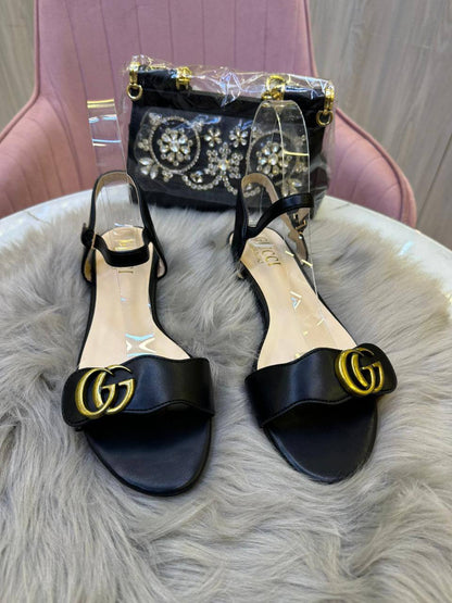 Gucci 

size 36 to 41

85 dhs🪙🌨️

Zain146
♥️♥️♥️