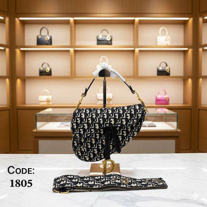 ᴄʀɪsᴛɪᴀɴ Dior sᴀᴅᴅʟᴇ ғʟᴀᴘ ʙᴀɢ
ᴛᴏᴘ ʜᴀɴᴅʟᴇ ɢᴏʟᴅ ᴛᴏɴᴇ 
ᴄʀᴏssʙᴏᴅʏ ʙᴀɢ
ᴡɪᴛʜʙᴏx🎁
ʟᴇᴀᴛʜᴇʀ
sɪᴢᴇ:ʜ20*24ᴄᴍ
120 dhs✅

Zain56
♥️♥️♥️